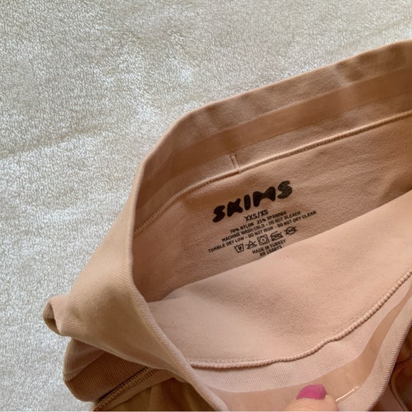 Skims SCULPTING MID WAIST BRIEF - Picture 3 of 4